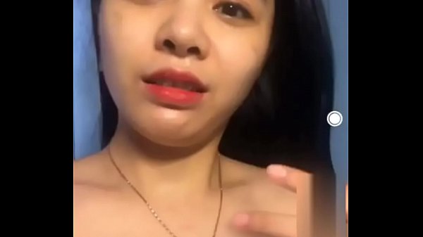 Xoa vếu,móc lồn cùng gái đĩ Hạ Long